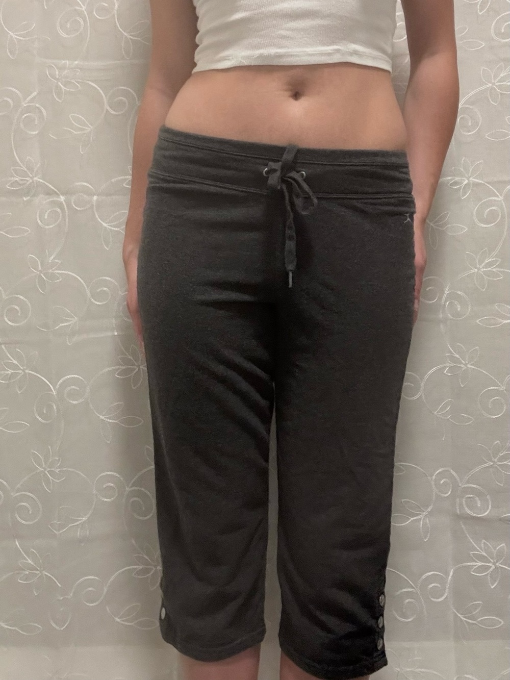 Danskin Grey Cropped Pants Size Medium